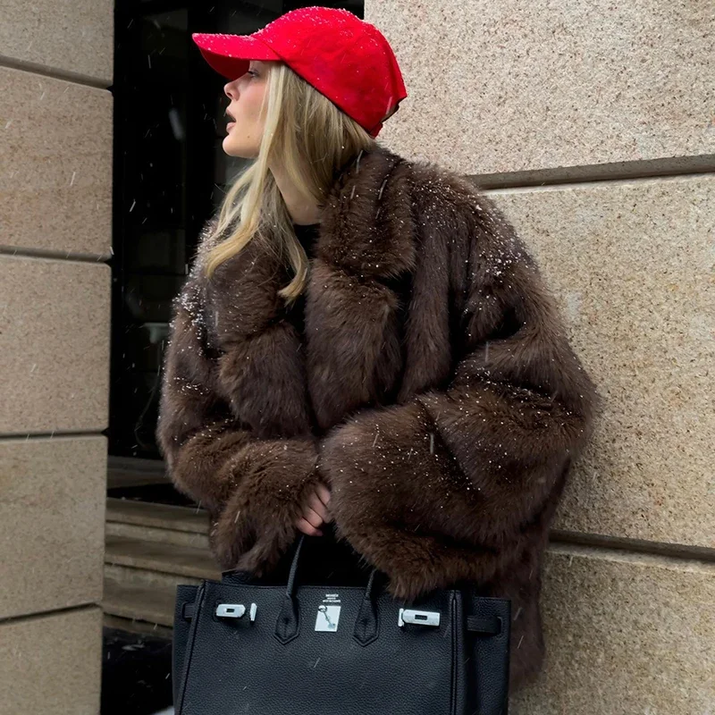 Luna Faux Fur Cropped Coat – Chic Winter Outerwear - Image 4